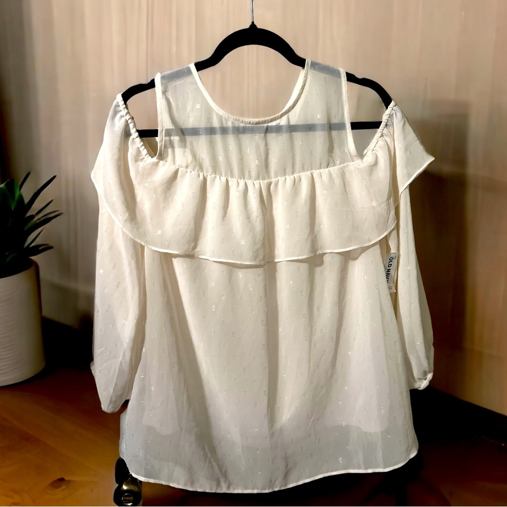 Old Navy Cold Shoulder Size Medium